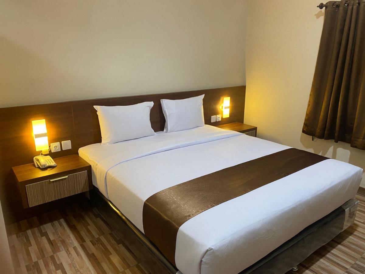 T Hotel Kualanamu Lubukpakam ภายนอก รูปภาพ